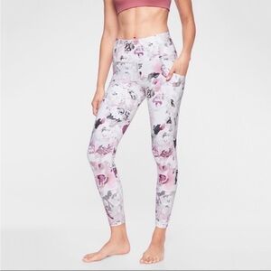 Athleta STASH POCKET SALUTATION PEONY 7/8
TIGHT Legging Size Small Pink/white